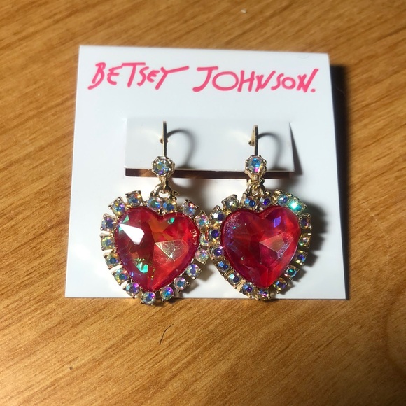 Betsey Johnson Gold Tone Pink Red Iridescent Heart Drop Earrings Crystal NWT - Picture 6 of 12